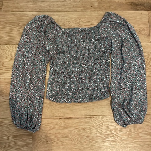 Sienna Sky Long Sleeved Crop - Picture 2 of 4